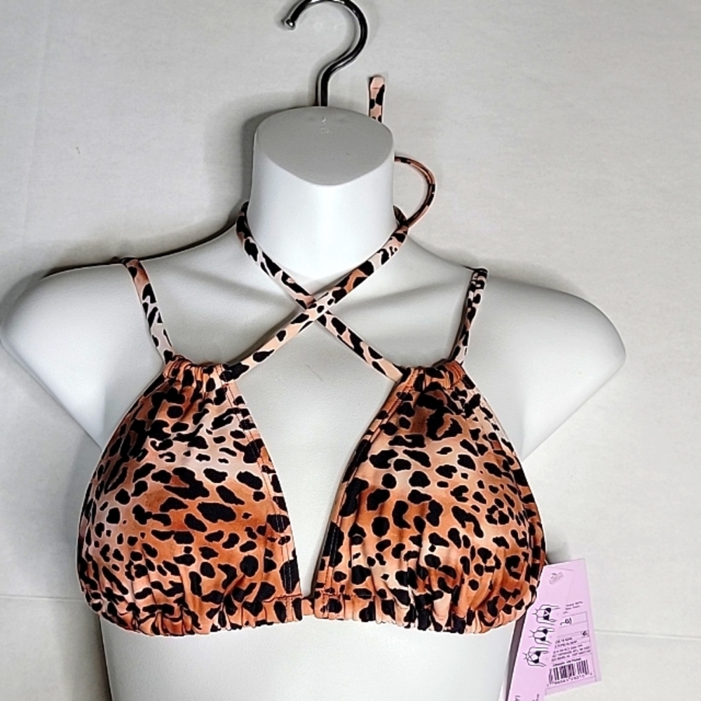 Wild Fable Women's cheetah swimsuit top
